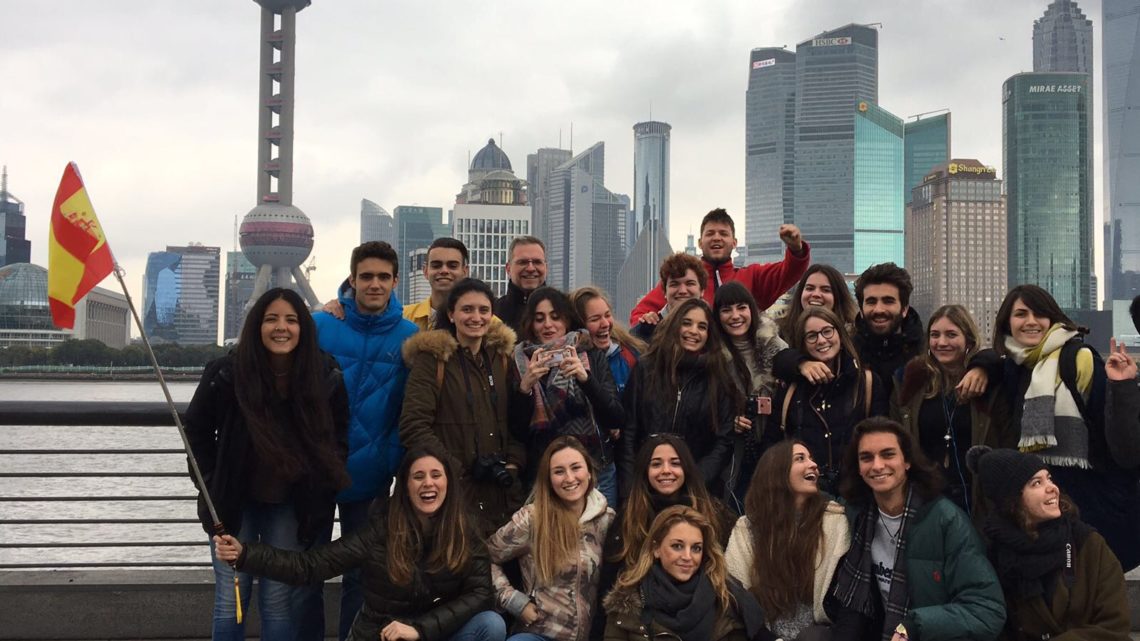 Alumnos del Grado en Comunicación durante la Estancia Académica en Shanghai