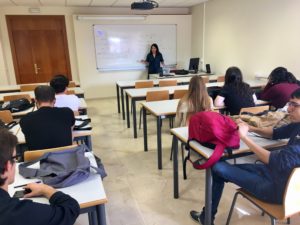 Los alumnos de Cine UCJC en clase con Elena Manrique