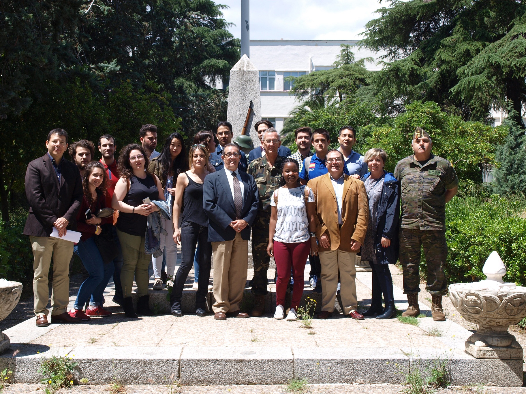 VISITA DE LOS ALUMNOS DEL GRADO EN TRANSPORTE Y LOG STICA A LOS CENTROS visita-de-los-alumnos-del-grado-en-transporte-y-log-stica-a-los-centros